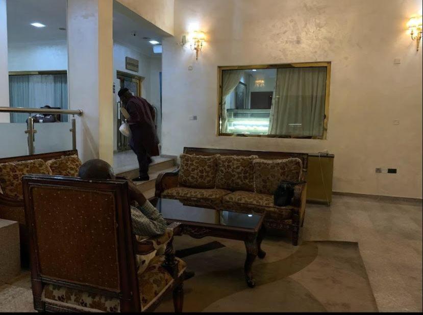 Ofas Chelsea Hotel Αμπούζα Εξωτερικό φωτογραφία