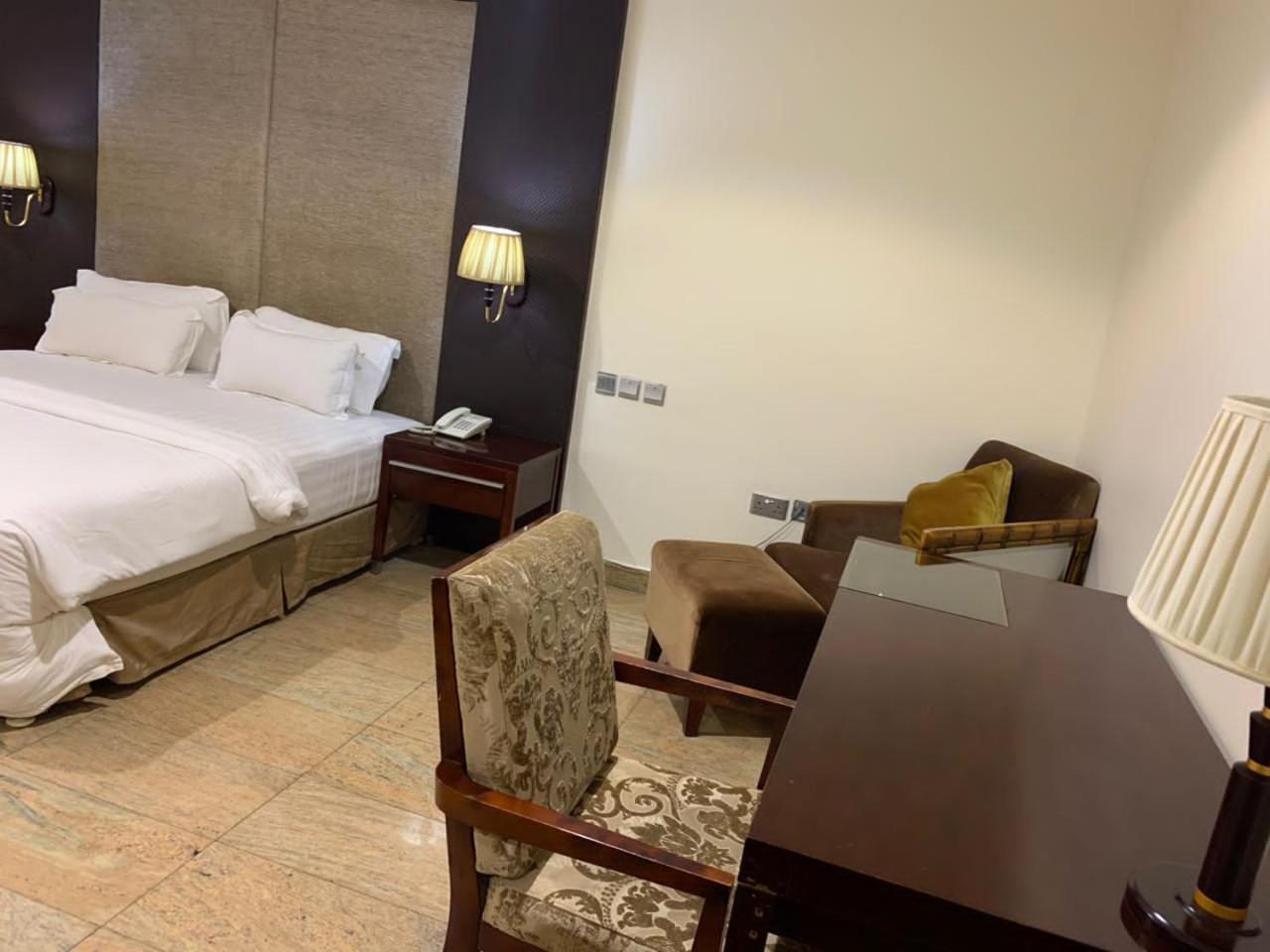 Ofas Chelsea Hotel Αμπούζα Εξωτερικό φωτογραφία
