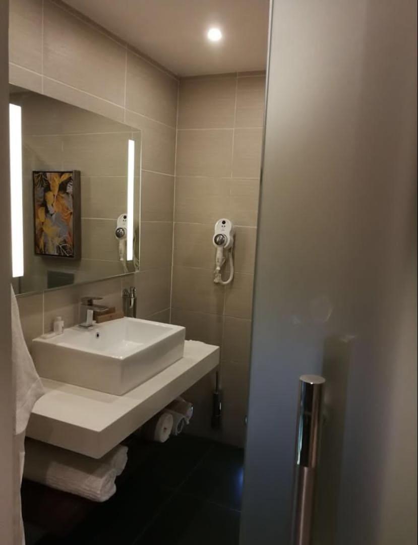 Ofas Chelsea Hotel Αμπούζα Εξωτερικό φωτογραφία
